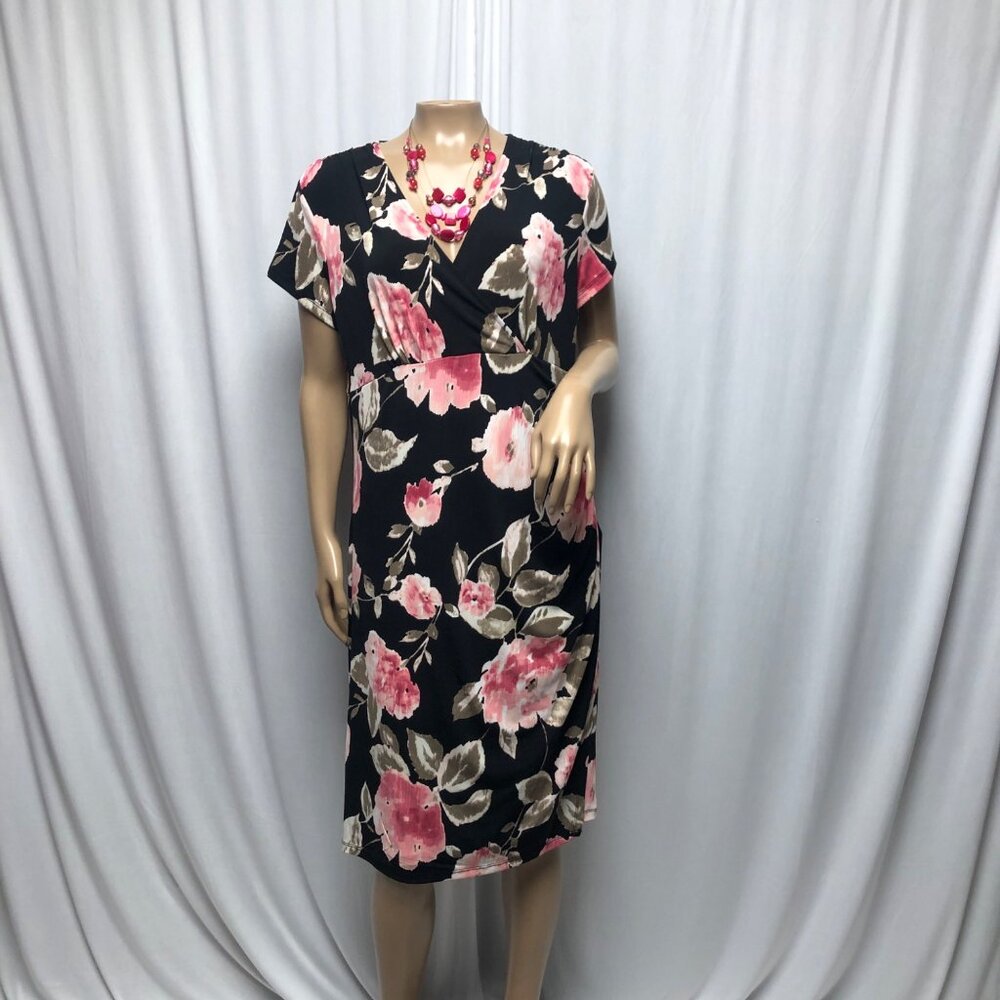 212 Dress Womens Size Medium Black Pink Floral Stretchy Empire Waist V Neck NEW